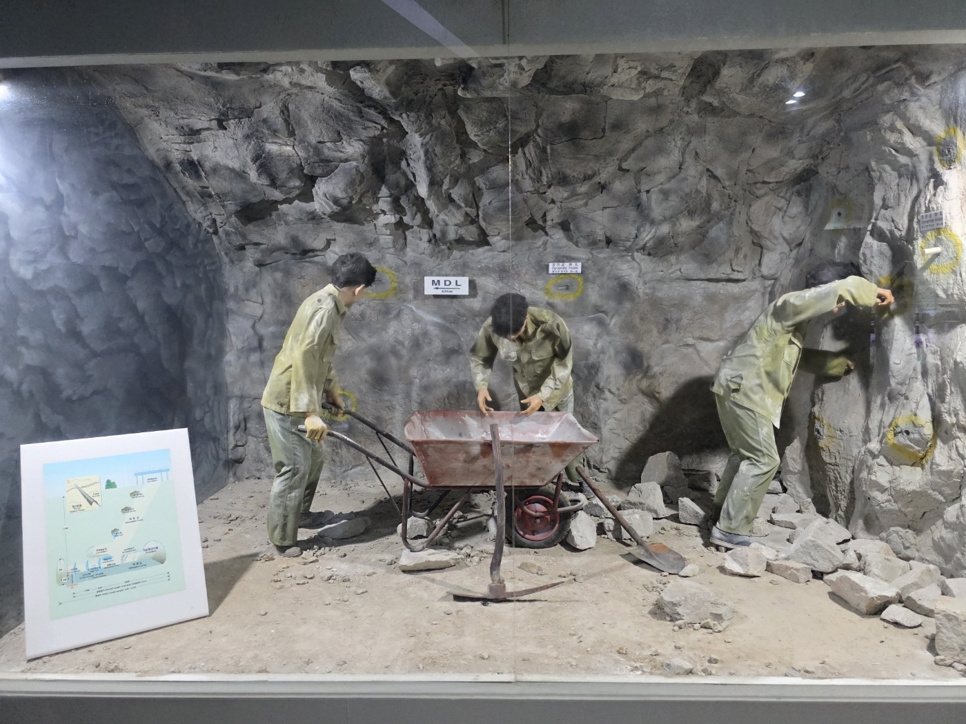 b60fea73b53d4449d3a4f1a6a5f43c82_1760855